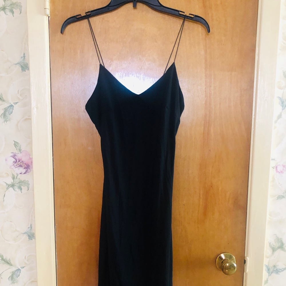 Midi little black dress with stretchy strap